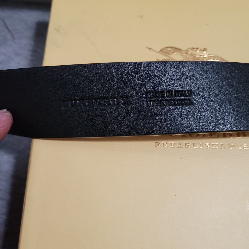 Burberry Gold Buckle Tan and Black Belt - Picture 4 of 4